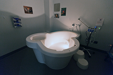 A water birthing bath